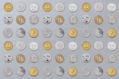 A seamless pattern of various cryptocurrency coins in gold and silver tones.