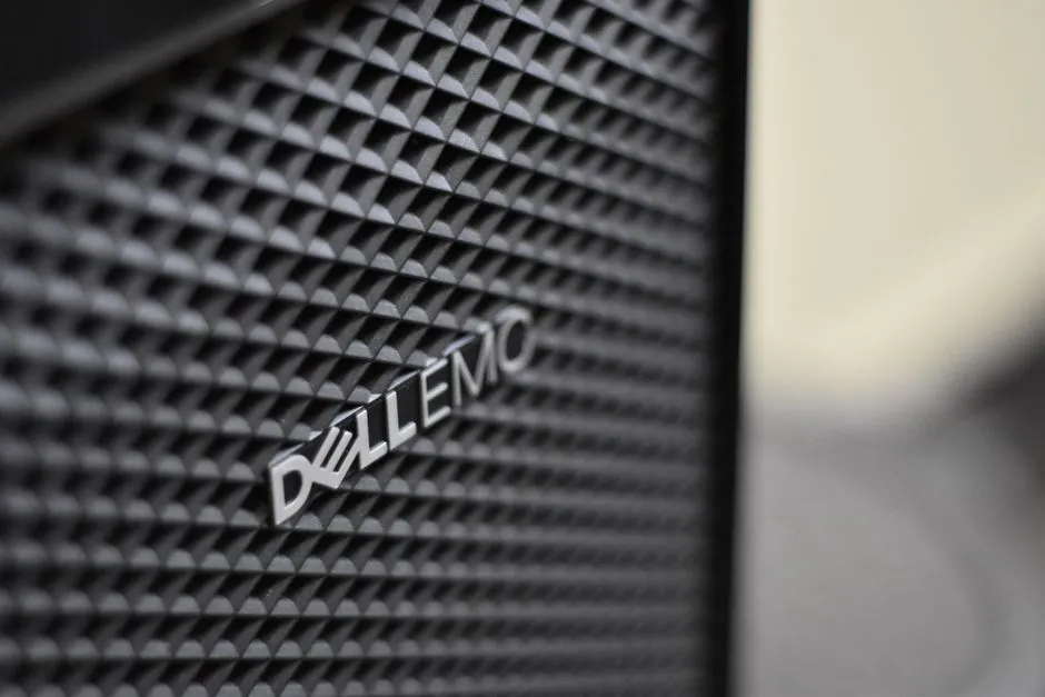 Dell Fixed Two 10.0 Storage Flaws, and Its Own Old Guide Used 'supersecret' as a Signing Key