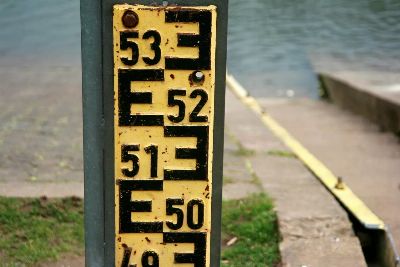 measuring stand, depth gauge, water level, flow, flood