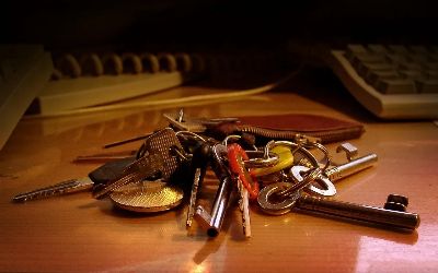keychain, key, table, office table, house keys