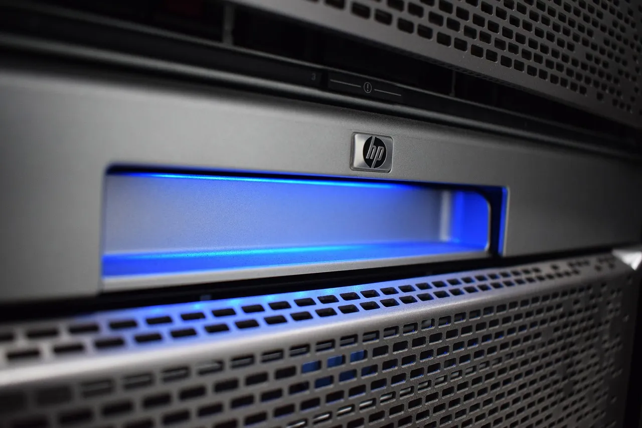 Front panel of a rack-mounted network appliance