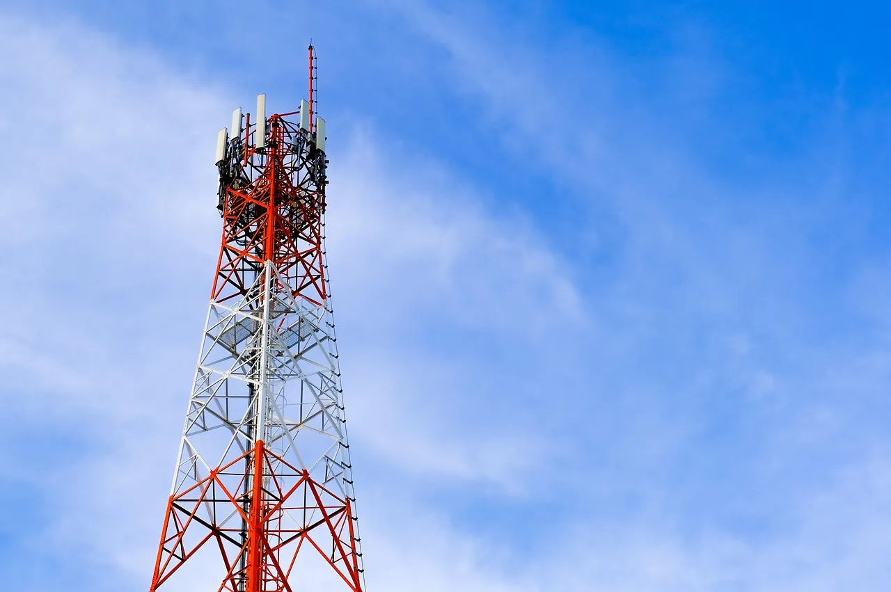 A Pixel Modem Flaw Needs No Tap, and CISA Gave Three Days